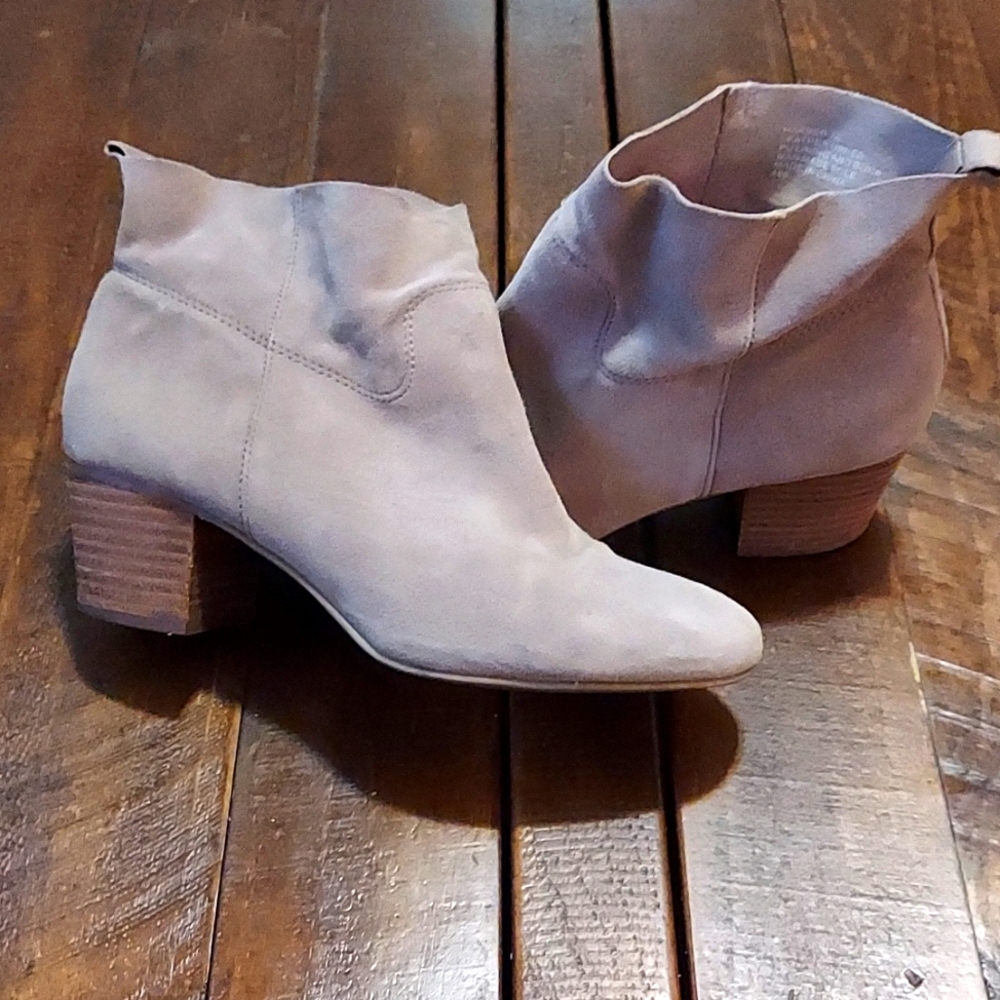 Steve Madden beige booties